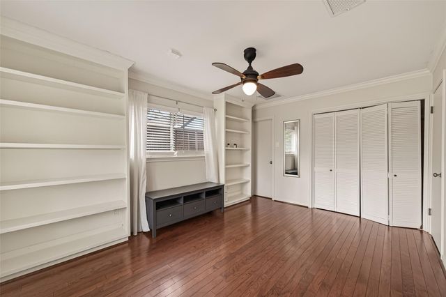 206 Briar Hill Drive, Houston, TX 77042