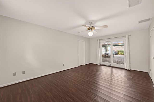 206 Briar Hill Drive, Houston, TX 77042