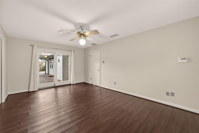 206 Briar Hill Drive, Houston, TX 77042