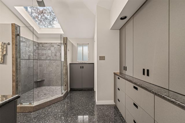 206 Briar Hill Drive, Houston, TX 77042