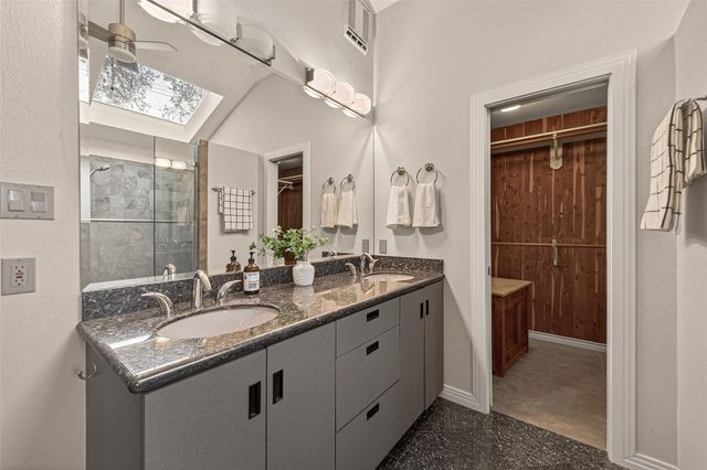 206 Briar Hill Drive, Houston, TX 77042