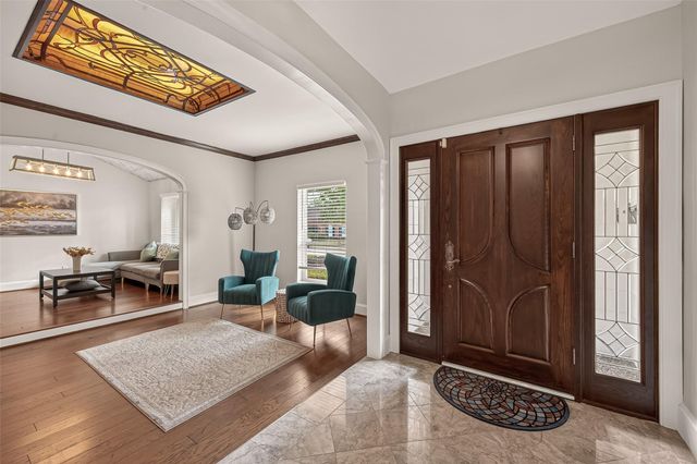 206 Briar Hill Drive, Houston, TX 77042