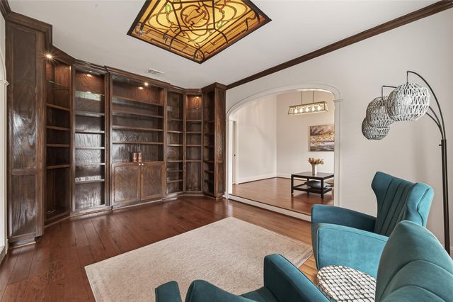 206 Briar Hill Drive, Houston, TX 77042