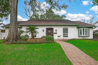 206 Briar Hill Drive, Houston, TX 77042