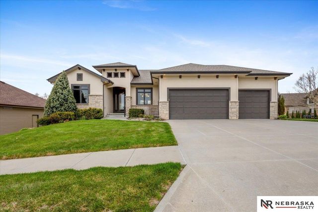 19002 Cuming Circle, Elkhorn, NE 68022