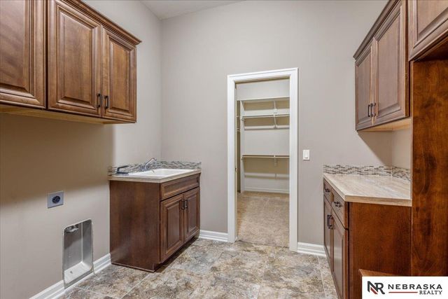 19002 Cuming Circle, Elkhorn, NE 68022