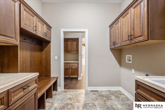 19002 Cuming Circle, Elkhorn, NE 68022
