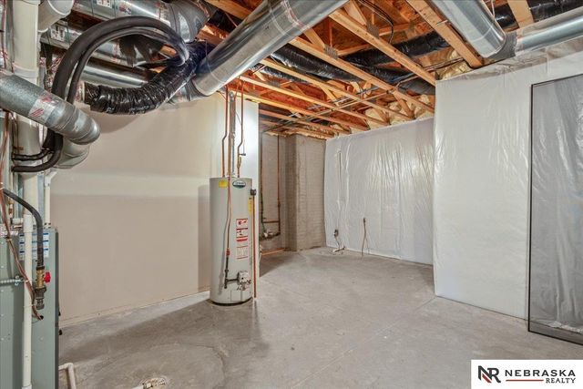 19002 Cuming Circle, Elkhorn, NE 68022