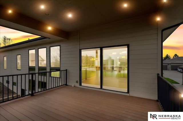 19002 Cuming Circle, Elkhorn, NE 68022