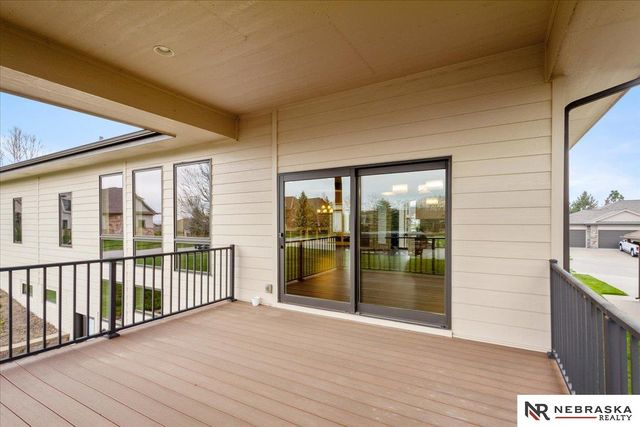 19002 Cuming Circle, Elkhorn, NE 68022