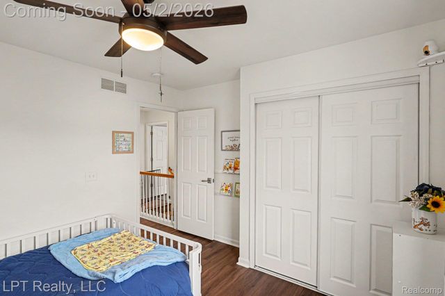 406 Mill Pond Drive, Fenton, MI 48430