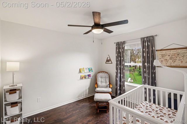 406 Mill Pond Drive, Fenton, MI 48430