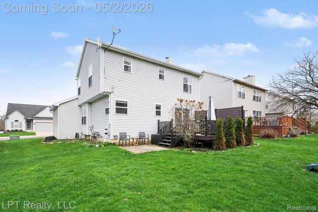 406 Mill Pond Drive, Fenton, MI 48430