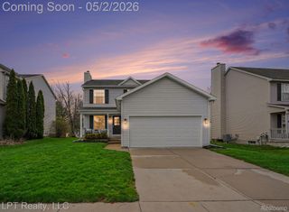 406 Mill Pond Drive, Fenton, MI 48430