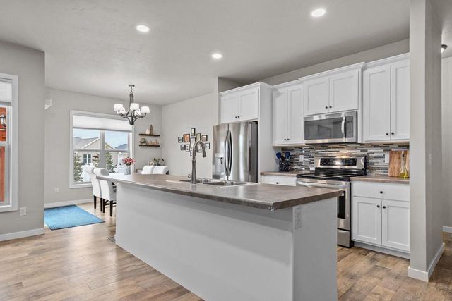 3427 TULIP TRAIL, Little Chute, WI 54913