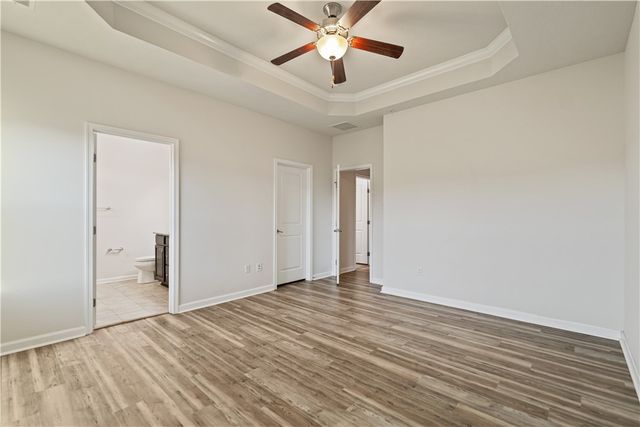 407 Fairmont Dr, Marshall, PA 15090