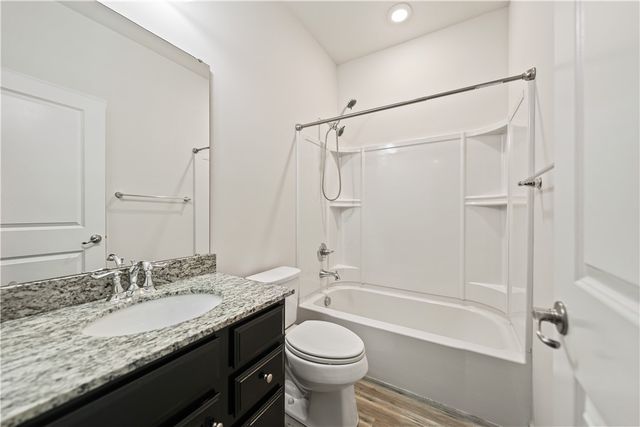 407 Fairmont Dr, Marshall, PA 15090