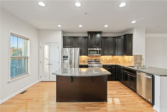 407 Fairmont Dr, Marshall, PA 15090