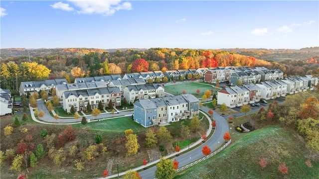 407 Fairmont Dr, Marshall, PA 15090