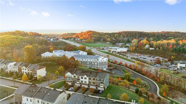 407 Fairmont Dr, Marshall, PA 15090