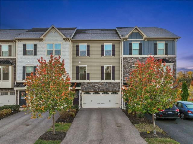 407 Fairmont Dr, Marshall, PA 15090