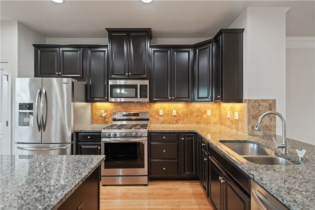 407 Fairmont Dr, Marshall, PA 15090