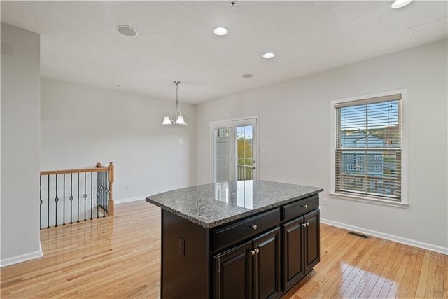 407 Fairmont Dr, Marshall, PA 15090