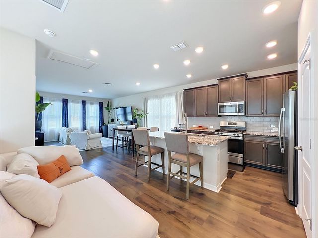 910 TROWMAN ALY, Winter Garden, FL 34787