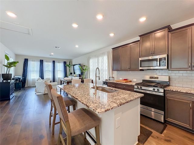 910 TROWMAN ALY, Winter Garden, FL 34787