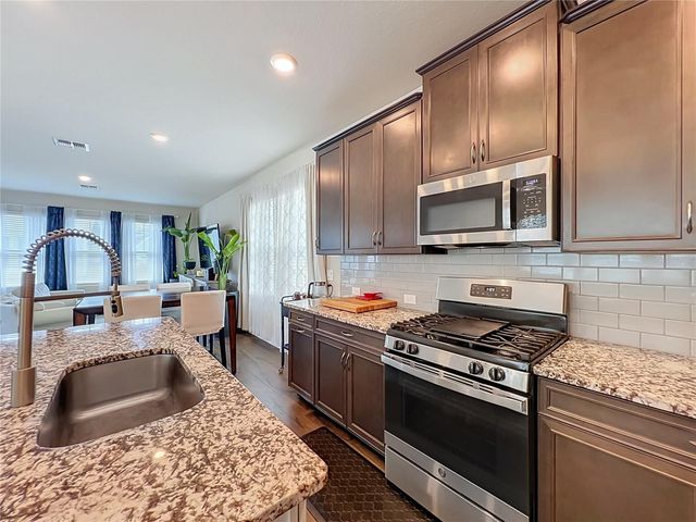 910 TROWMAN ALY, Winter Garden, FL 34787