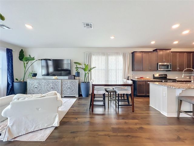 910 TROWMAN ALY, Winter Garden, FL 34787