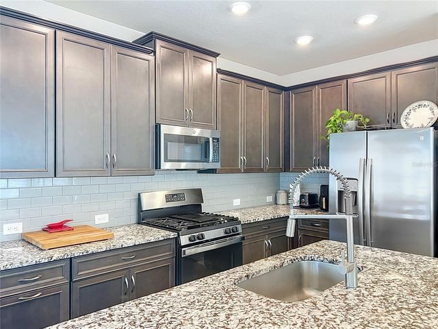 910 TROWMAN ALY, Winter Garden, FL 34787