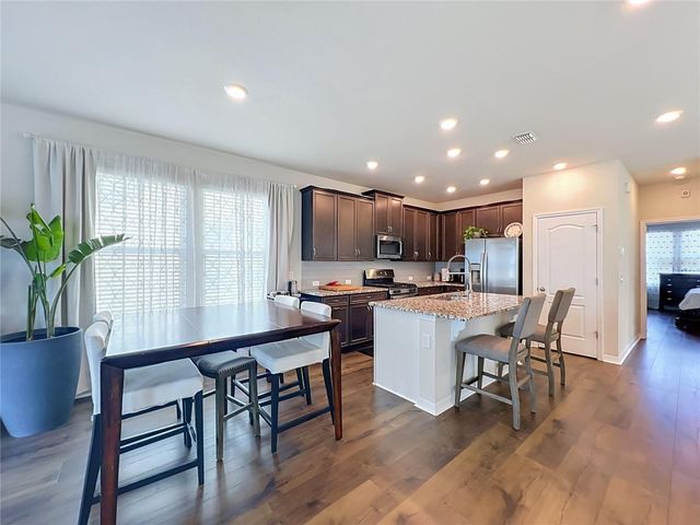910 TROWMAN ALY, Winter Garden, FL 34787