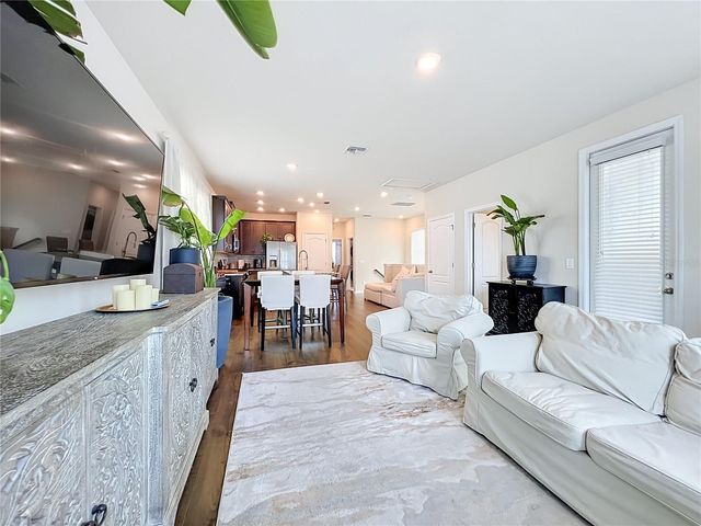 910 TROWMAN ALY, Winter Garden, FL 34787