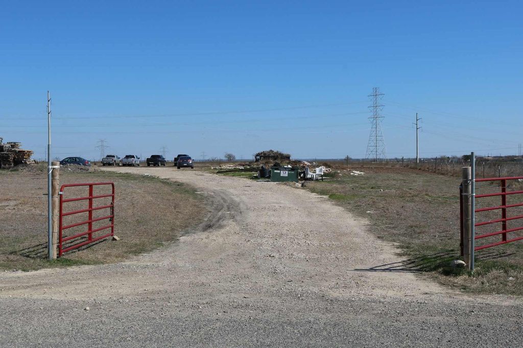 1700 Williamson RD, Lockhart, TX 78644