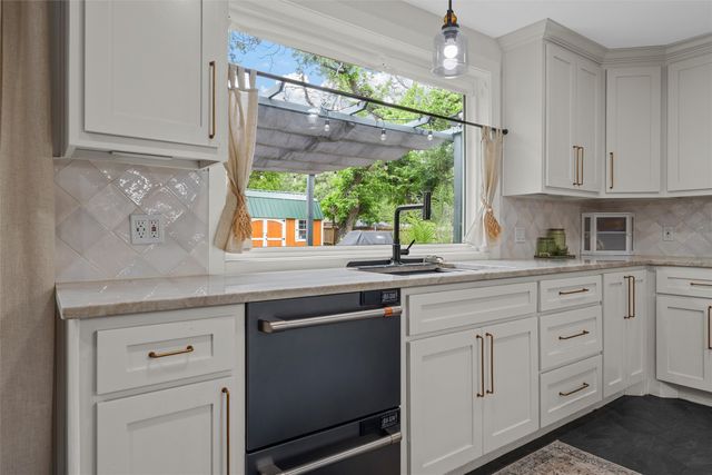 315 S Avenue G, Clifton, TX 76634