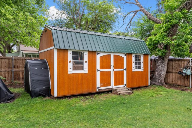 315 S Avenue G, Clifton, TX 76634