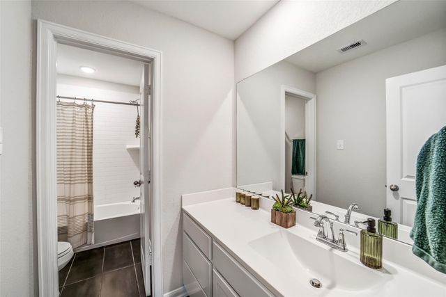 2460 Fairway Harbor Drive, Katy, TX 77493