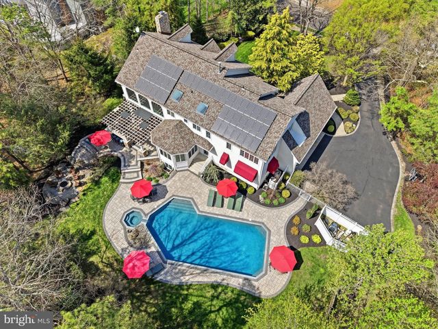 3 CLIFF SWALLOW DR, Medford, NJ 08055
