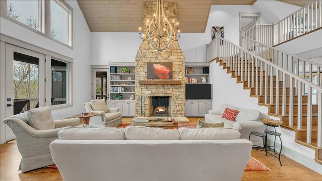 8581 Silver View Ln, Silver Point, TN 38582