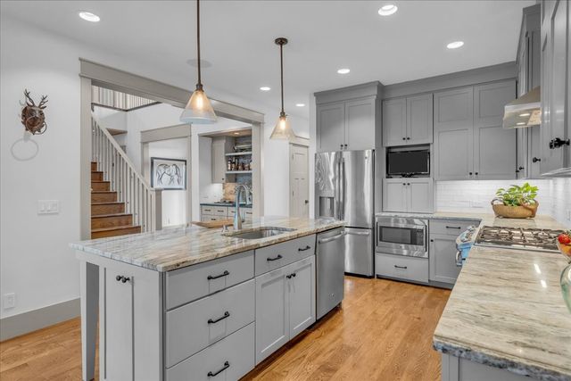 8581 Silver View Ln, Silver Point, TN 38582