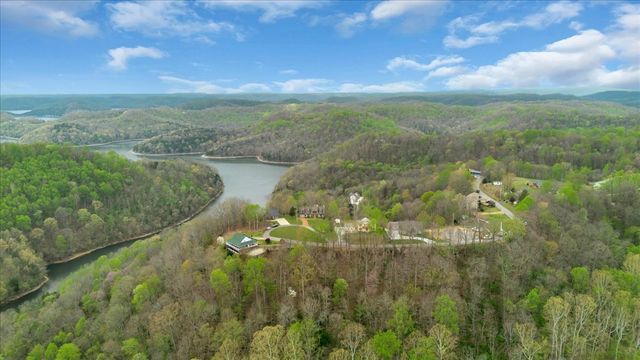 8581 Silver View Ln, Silver Point, TN 38582
