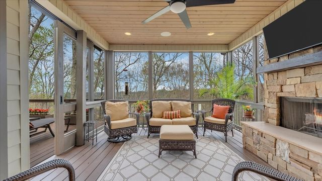 8581 Silver View Ln, Silver Point, TN 38582