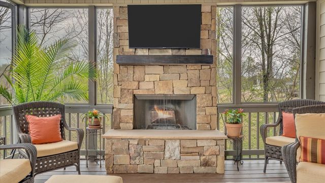 8581 Silver View Ln, Silver Point, TN 38582