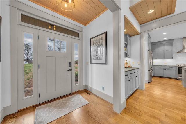 8581 Silver View Ln, Silver Point, TN 38582