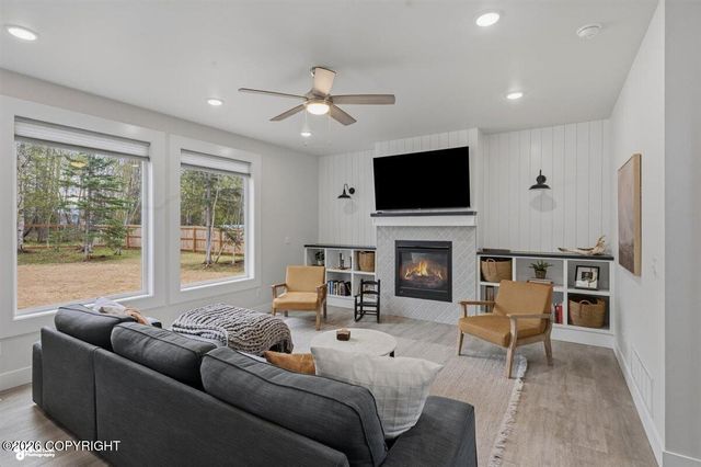 2380 E Grizzly Bear Drive, Wasilla, AK 99654