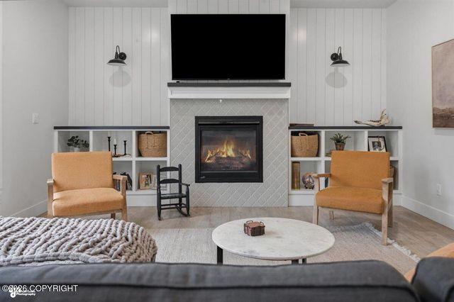 2380 E Grizzly Bear Drive, Wasilla, AK 99654