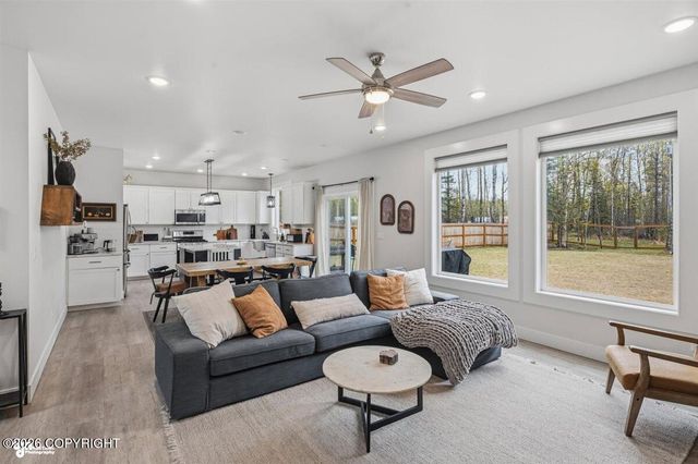 2380 E Grizzly Bear Drive, Wasilla, AK 99654