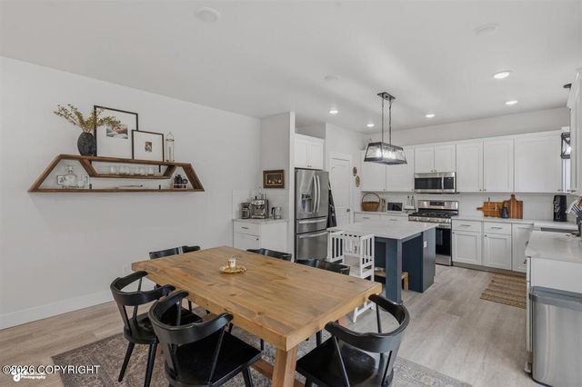 2380 E Grizzly Bear Drive, Wasilla, AK 99654