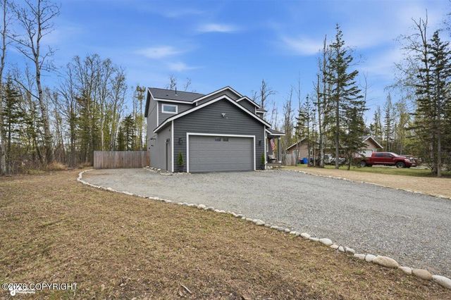 2380 E Grizzly Bear Drive, Wasilla, AK 99654